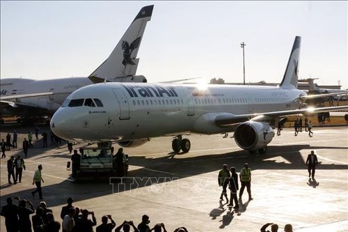 Hãng hàng không quốc gia Iran nối lại các chuyến bay nội địa
