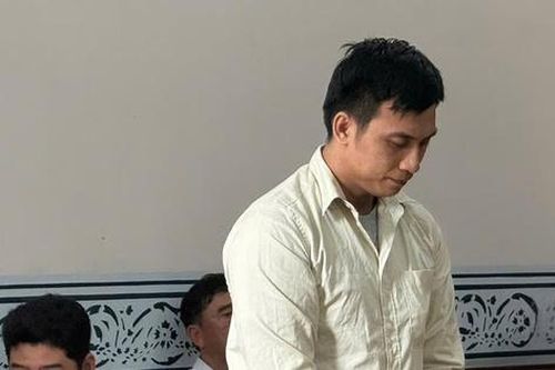 Nam thanh niên trẻ vào tù vì tò mò tin nhắn trong điện thoại người tình