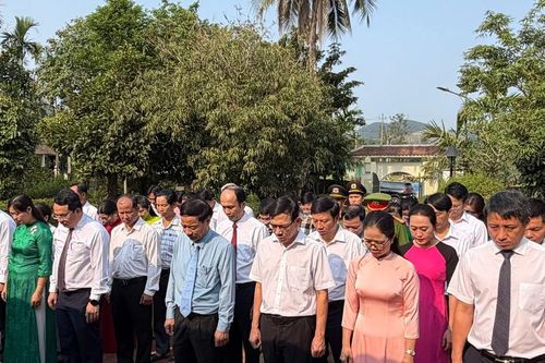 Dâng hương tưởng niệm 79 năm ngày mất cụ Huỳnh Thúc Kháng