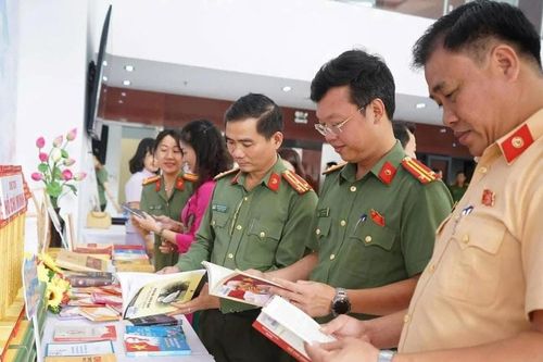 Công an thành phố Đà Nẵng lan tỏa văn hóa đọc qua Tuần lễ triển lãm, trưng bày sách