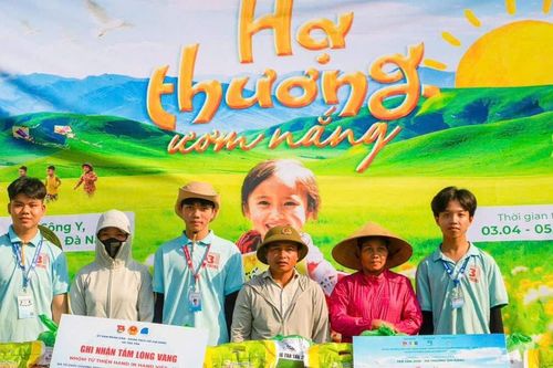 Sinh viên góp sức vì cộng đồng