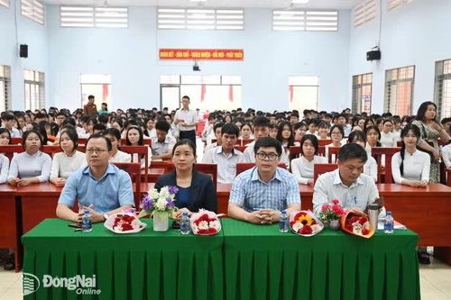 Tuyên truyền biển, đảo và thu hút nguồn nhân lực xây dựng lực lượng Hải quân tại Xuân Lộc