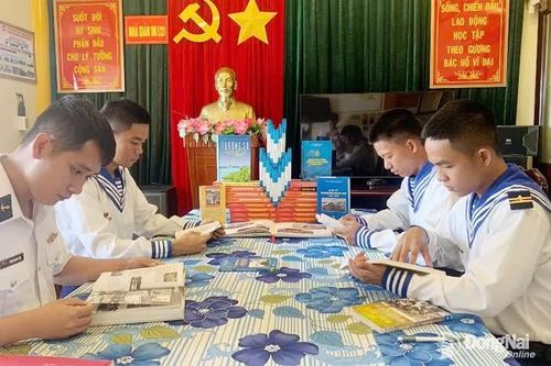 Sách ở Nhà giàn