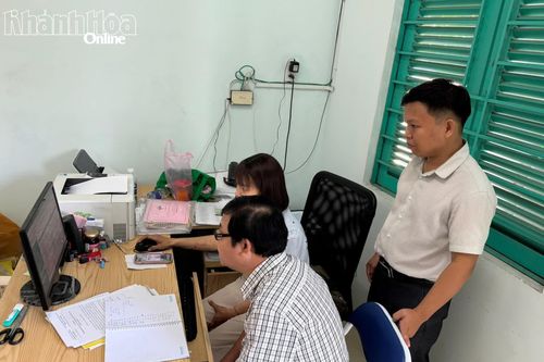 Giám sát công tác y tế học đường tại 2 trường THPT