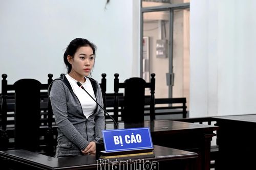 Giảm án cho 1 bị cáo rủ bạn sử dụng ma túy
