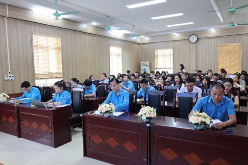 Triển khai học tập, quán triệt các chương trình hành động thực hiện nghị quyết của trung ương, của tỉnh