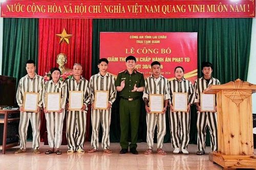 Công bố quyết định giảm thời hạn chấp hành hình phạt tù đợt 30/4/2026 cho 14 phạm nhân