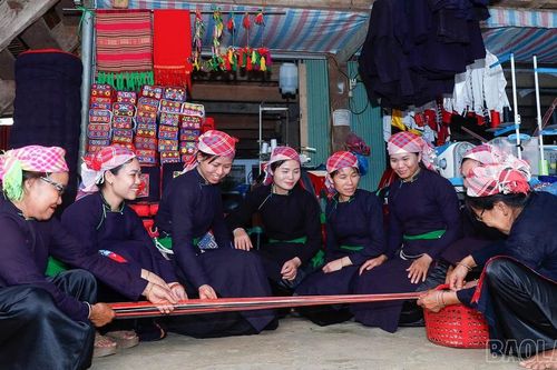 Giữ bản sắc, thêm sinh kế