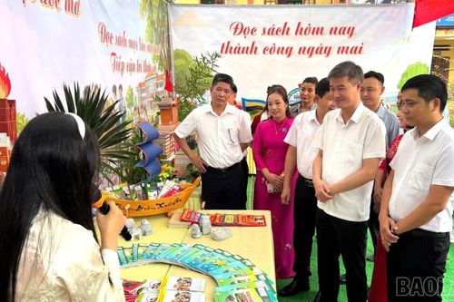 Việt Hồng tổ chức lễ phát động hưởng ứng Ngày Sách và Văn hóa đọc Việt Nam