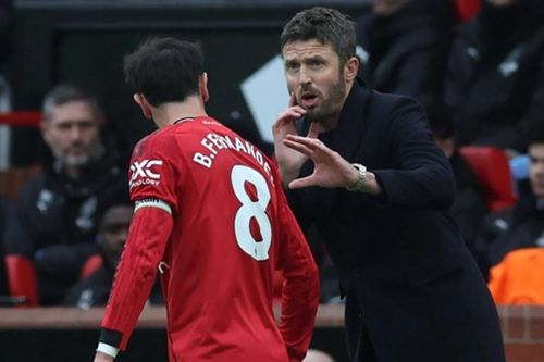 Bruno Fernandes hồi sinh rực rỡ dưới thời Carrick: Lời cảnh tỉnh cho Ruben Amorim