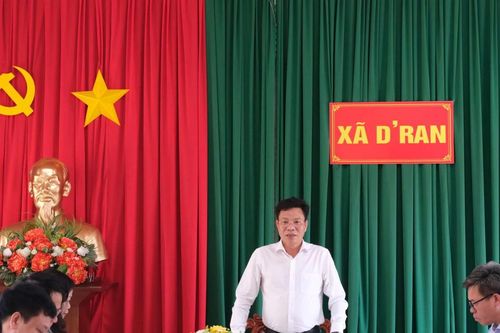 Chủ tịch HĐND tỉnh Lâm Đồng Lưu Văn Trung làm việc với xã D'ran và Ka Đô