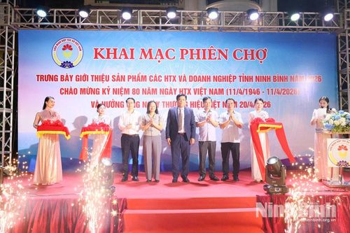 Khai mạc Phiên chợ trưng bày, giới thiệu sản phẩm của các HTX và doanh nghiệp tỉnh Ninh Bình năm 2026