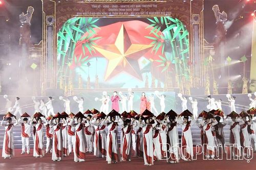 Rộn ràng thanh âm, trải nghiệm văn hóa ngày hội trên quê hương Đất Tổ