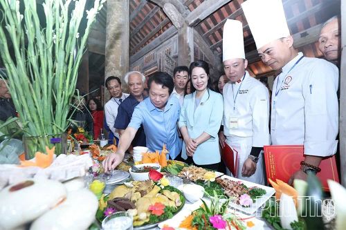 23 đội tham gia Hội thi trưng bày 'Mâm cỗ tri ân'
