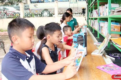 'Sách - Tri thức và khát vọng phát triển'