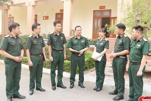 Học và làm theo Bác để xây dựng đơn vị vững mạnh toàn diện