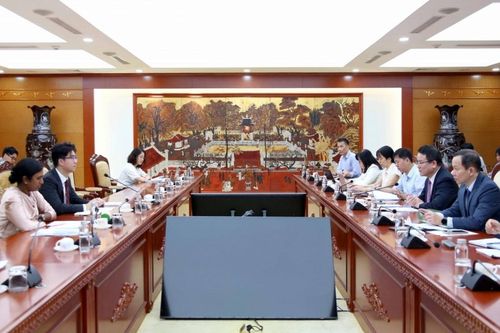 Bộ Tài chính làm việc với Moody's Ratings về đánh giá xếp hạng tín nhiệm quốc gia