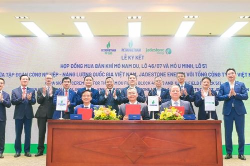 Petrovietnam: Ký kết và trao các văn kiện Dự án phát triển mỏ Nam Du - U Minh