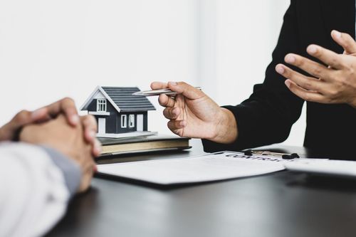 Nhân lực bất động sản trước áp lực thị trường