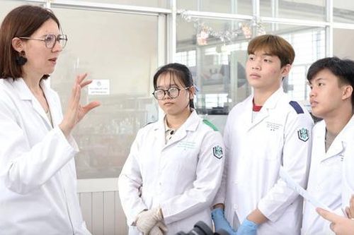 Đại học Quốc gia Thành phố Hồ Chí Minh mời 68 giáo sư thỉnh giảng ở nhiều lĩnh vực trọng điểm