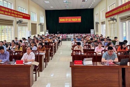 Đảng ủy xã Thạch An tập huấn nghiệp vụ công tác Đảng cho 100 đại biểu