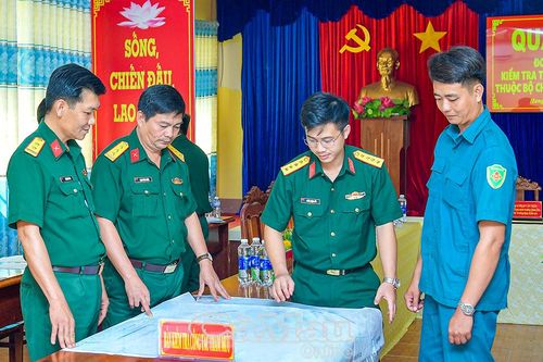 Quân khu 9 kiểm tra toàn diện Ban CHQS xã, phường