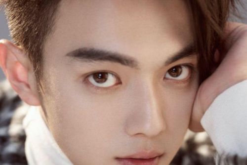 Từng 'trên cơ' Triệu Lộ Tư, Ngu Thư Hân, nay Hứa Khải lại bình phiên với Châu Dã khiến fan dậy sóng