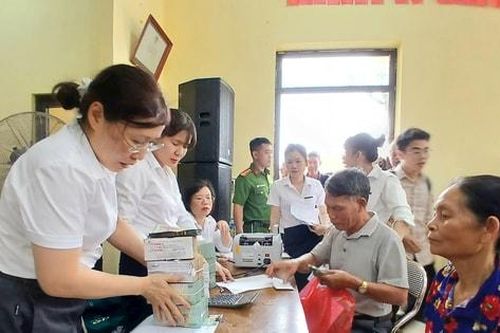 Xã Ngọc Hồi: 48 hộ dân Nguyệt Áng nhận tiền bồi thường GPMB dự án Olympic