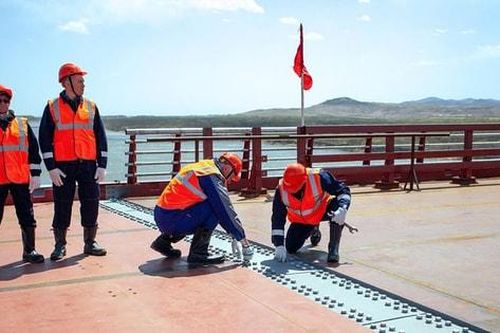 Hợp long cầu nối xuyên biên giới Triều Tiên và Nga bắc qua sông Tumen