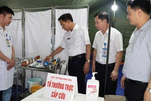 11 tổ y tế túc trực tại Đền Hùng, sẵn sàng hỗ trợ người dân