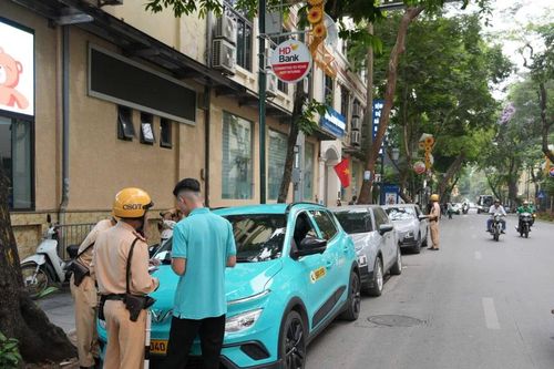 Xử lý triệt để vi phạm dừng, đỗ trên các tuyến 'Ba nhất' thông qua camera AI