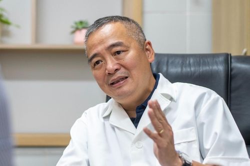 PGS.TS Nguyễn Lân Hiếu: Nghịch lý bệnh viện tư cũng quá tải