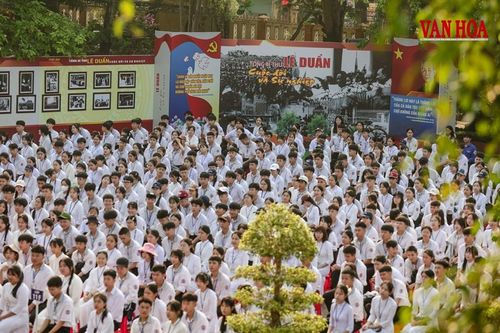 Quảng Trị: Khi học sinh 'chạm' vào lịch sử qua triển lãm