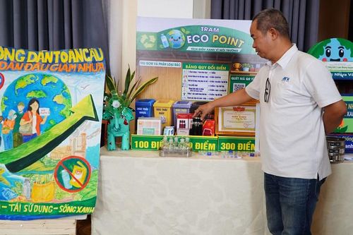 Lan tỏa tinh thần sống xanh từ cuộc thi giảm nhựa trong trường học tại Huế