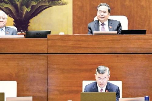 Đổi mới mạnh mẽ mô hình tăng trưởng, cải thiện thực chất đời sống nhân dân