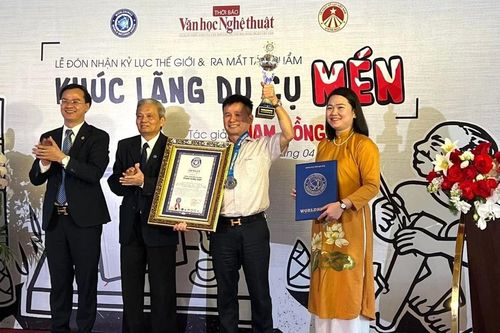 Ra mắt hai bản 'du ca' thơ văn và những kỷ lục độc đáo