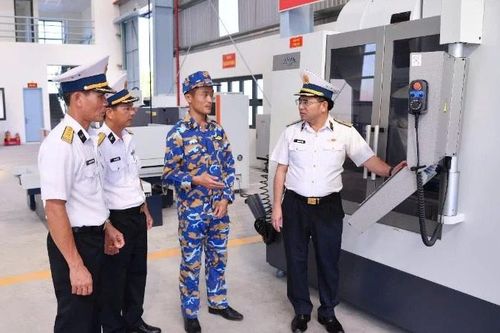 Bộ Tư lệnh Vùng 5 Hải quân kiểm tra các đơn vị tại Cà Mau