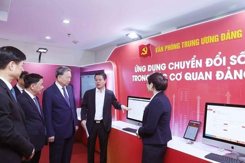 Phải chăng chuyển đổi số gây phiền hà cho người dân, doanh nghiệp?