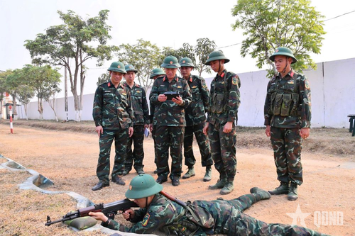 Quân khu 4: Sư đoàn 324 phấn đấu giành kết quả cao '3 tiếng nổ'