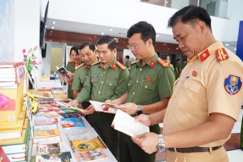 Lan tỏa văn hóa đọc trong lực lượng Công an TP Đà Nẵng