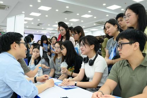 Nhiều bạn trẻ 'phông bạt' CV, doanh nghiệp thay đổi cách đánh giá năng lực ứng viên