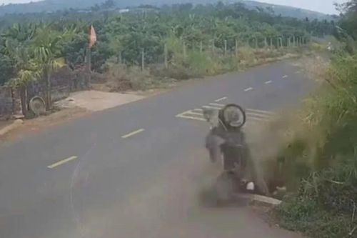 Đắk Lắk: Đình chỉ công tác cán bộ CSGT để điều tra vụ tai nạn khiến nam sinh tử vong