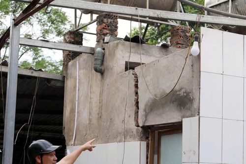 Sụt lún đê sông Thao, 74 hộ dân có nguy cơ bị ảnh hưởng