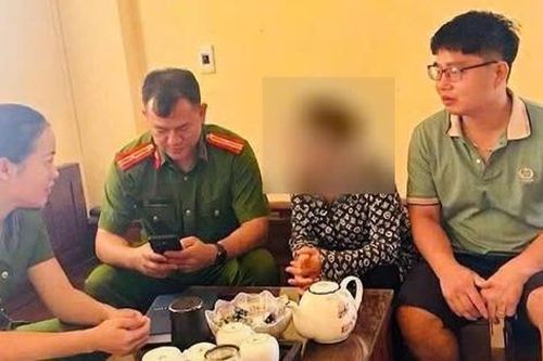 Cụ bà bị lừa chuyển 5.000 USD cho 'người yêu' qua mạng