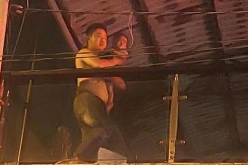 Bộ trưởng Bộ Công an gửi thư biểu dương đại úy lao vào đám cháy cứu cháu bé ở TP HCM