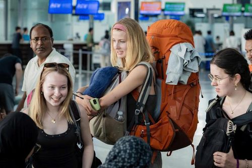 Lượng hành khách quốc tế qua sân bay Nội Bài lễ 30/4 tăng gần 30%