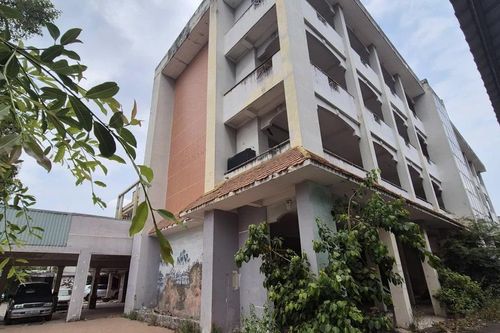 Hiện trạng nhiều trụ sở bỏ hoang, cỏ mọc um tùm... ở Đồng Nai