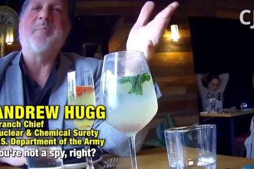 Bê bối quay lén: Quan chức hạt nhân Mỹ bị áp giải khỏi Lầu Năm Góc sau video gây sốc