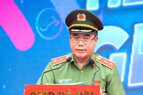 Giám đốc Công an Hà Nội cảnh báo những cạm bẫy bủa vây học sinh trong thời đại số