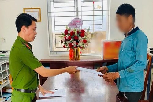 Bị phạt 7,5 triệu đồng vì lên mạng xúc phạm công an